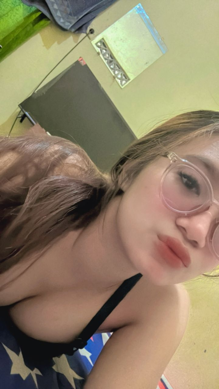 ADIK MAMAKU MENGAJARIKU BERSETUBUH