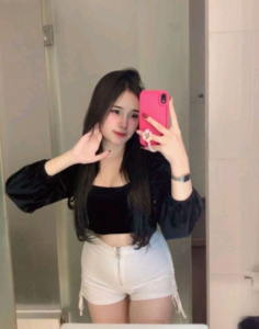 AKU MENIKMATI TUBUH SEKSI JELITA PRIMADONA SEKOLAH