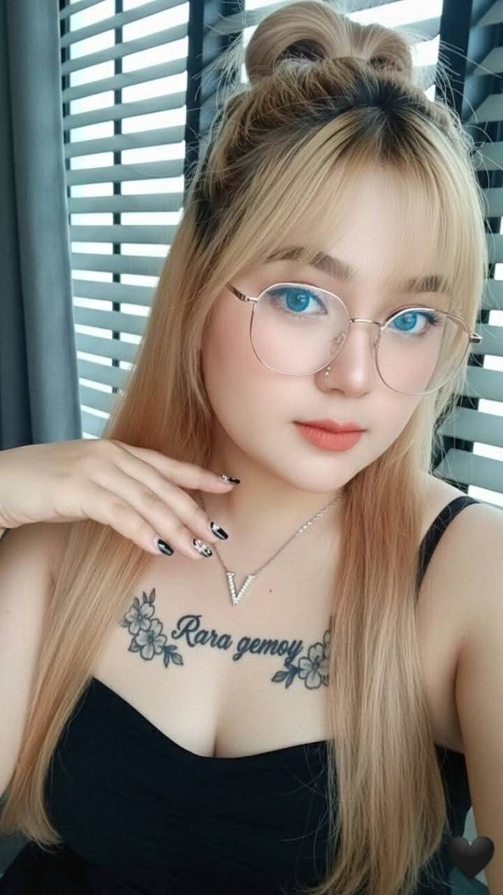 BERCINTA DENGAN GADIS KTV YANG CANTIK