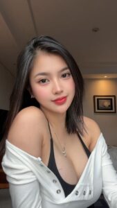 BERCINTA DENGAN GADIS KEMBANG DESA