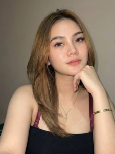 ISTRIKU YANG HYPER KEENAKAN SAAT BERJALAN JALAN DI MALL