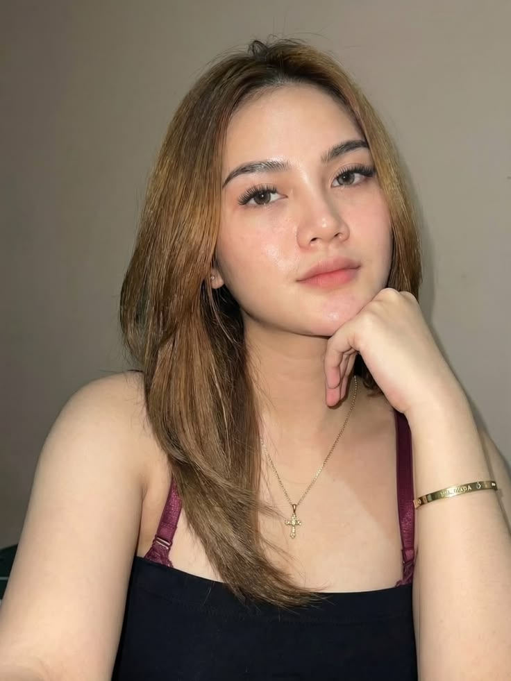 ISTRIKU YANG HYPER KEENAKAN SAAT BERJALAN JALAN DI MALL