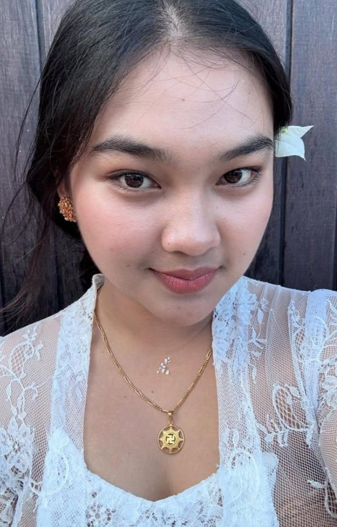 WANITA YANG RELA MEMBERIKAN KEPERAWANAN NYA KARNA CINTA DENGANKU