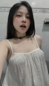 KISAH CINTA KU DI TEPI PANTAI DENGAN MEIDA