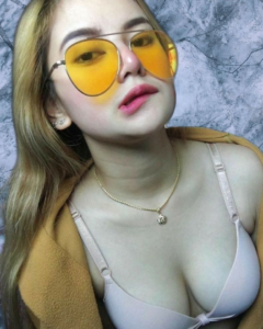 BANTU KAKAK ARLINA LATIHAN YOGA HINGGA BELAJAR SEX BARENG