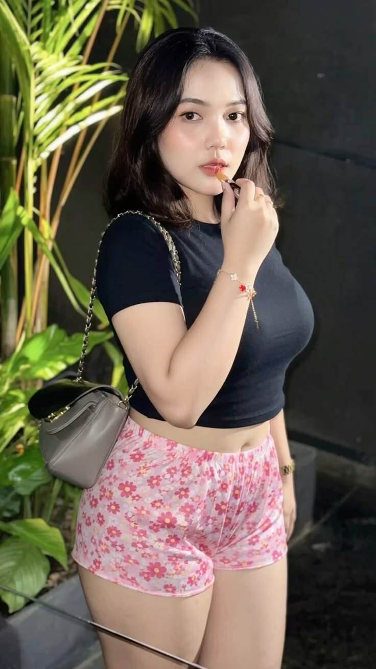 KEKASIH GELAPKU ADALAH SEORANG PERAWAT