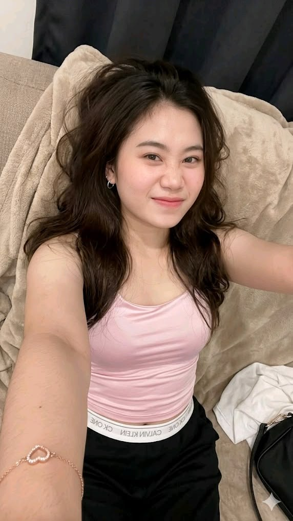 BERCINTA DENGAN PEMBANTU KU YANG BERASAL DARI DESA